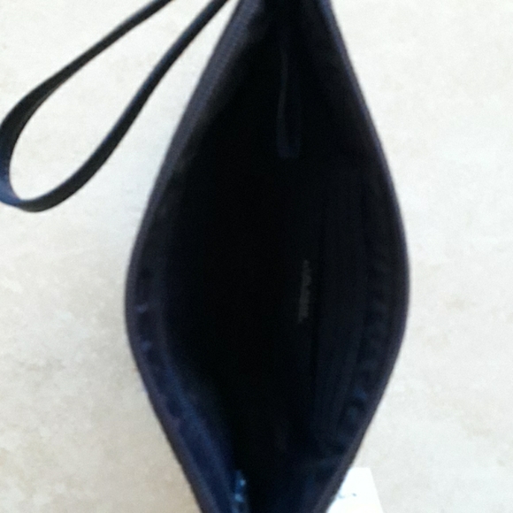 *Host Pick*Nautica RFID wristlet - Picture 5 of 8